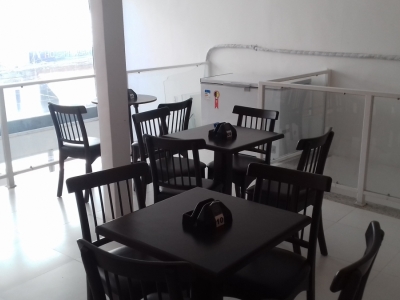 cafeteria e restaurante no centro da cidade