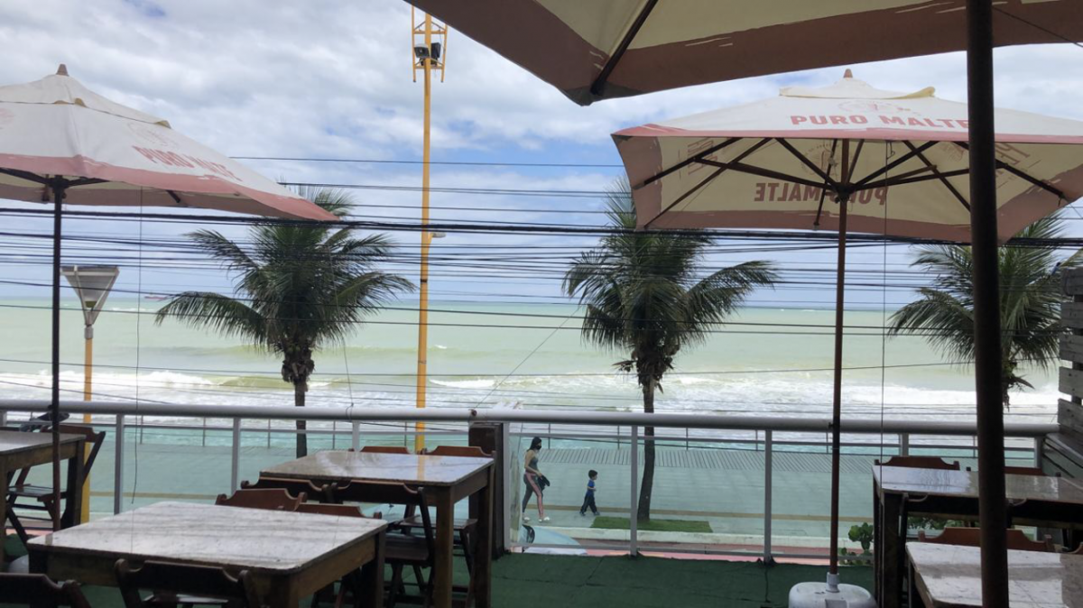 Vendo Restaurante frente para principal praia de Macae-RJ