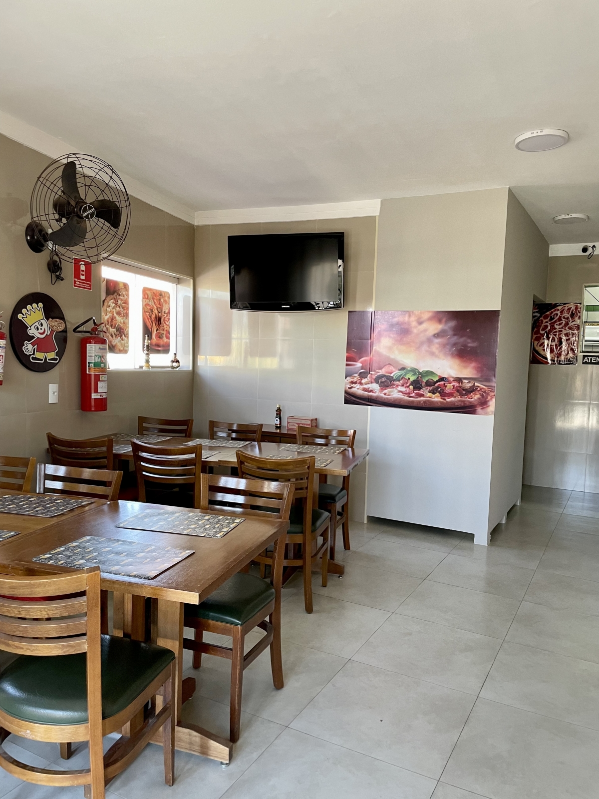 Vendo Pizzaria + Prédio (244m2)