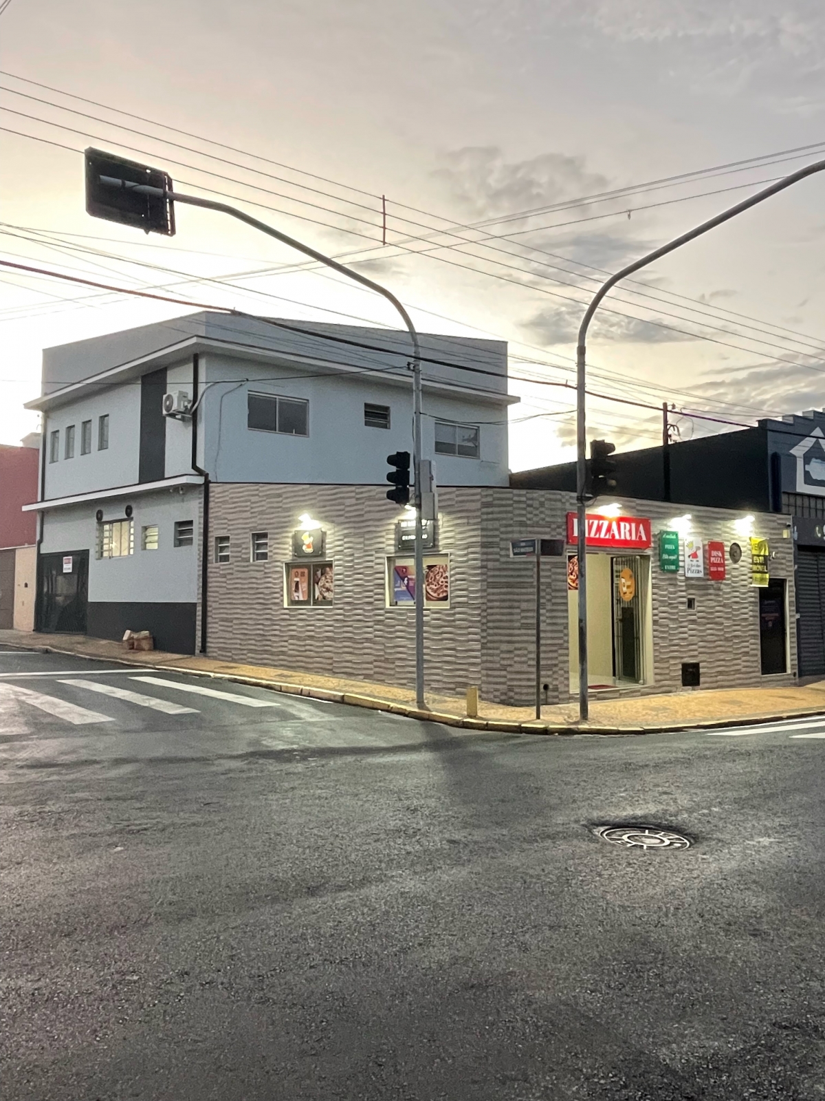 Vendo Pizzaria + Prédio (244m2)