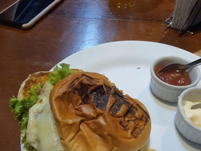 Restaurante Carnes e Burgers 