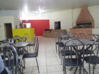 Vende - se excelente Restaurante e Lanchonete