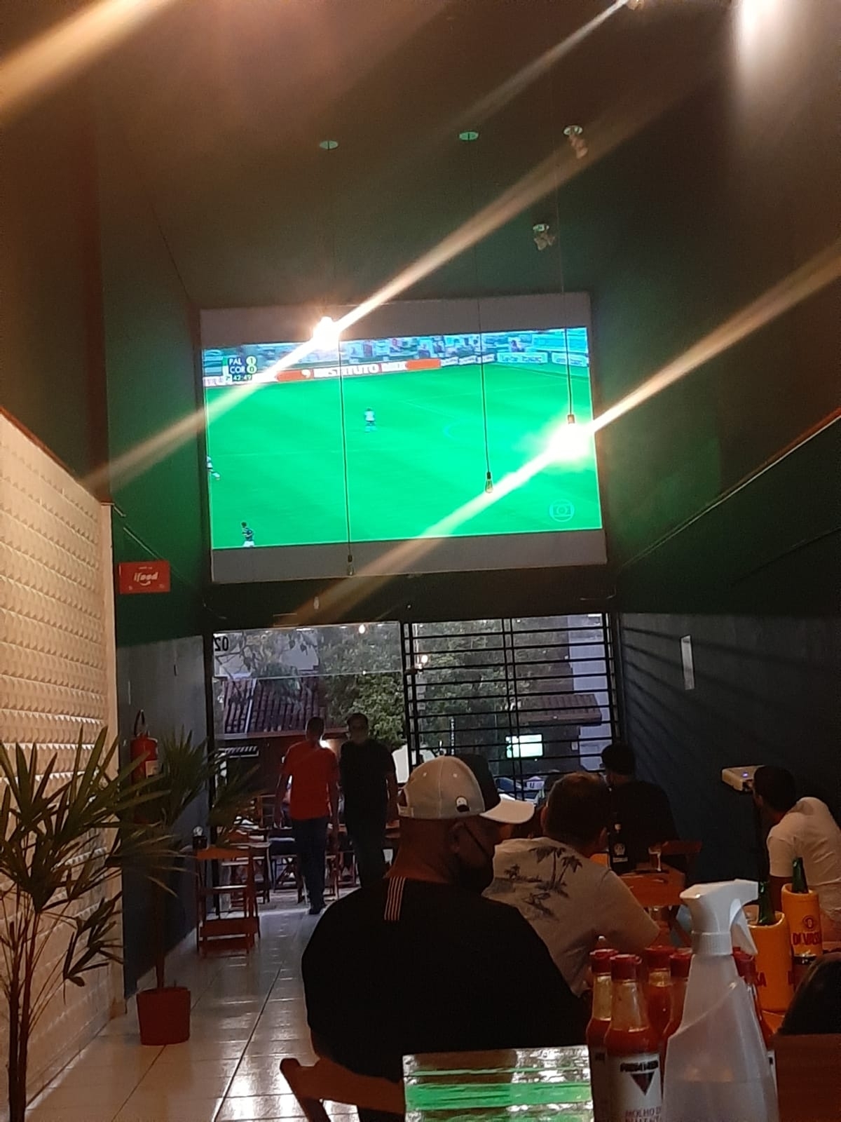 Vendo Bar localizado na rua Paranaguá - Londrina