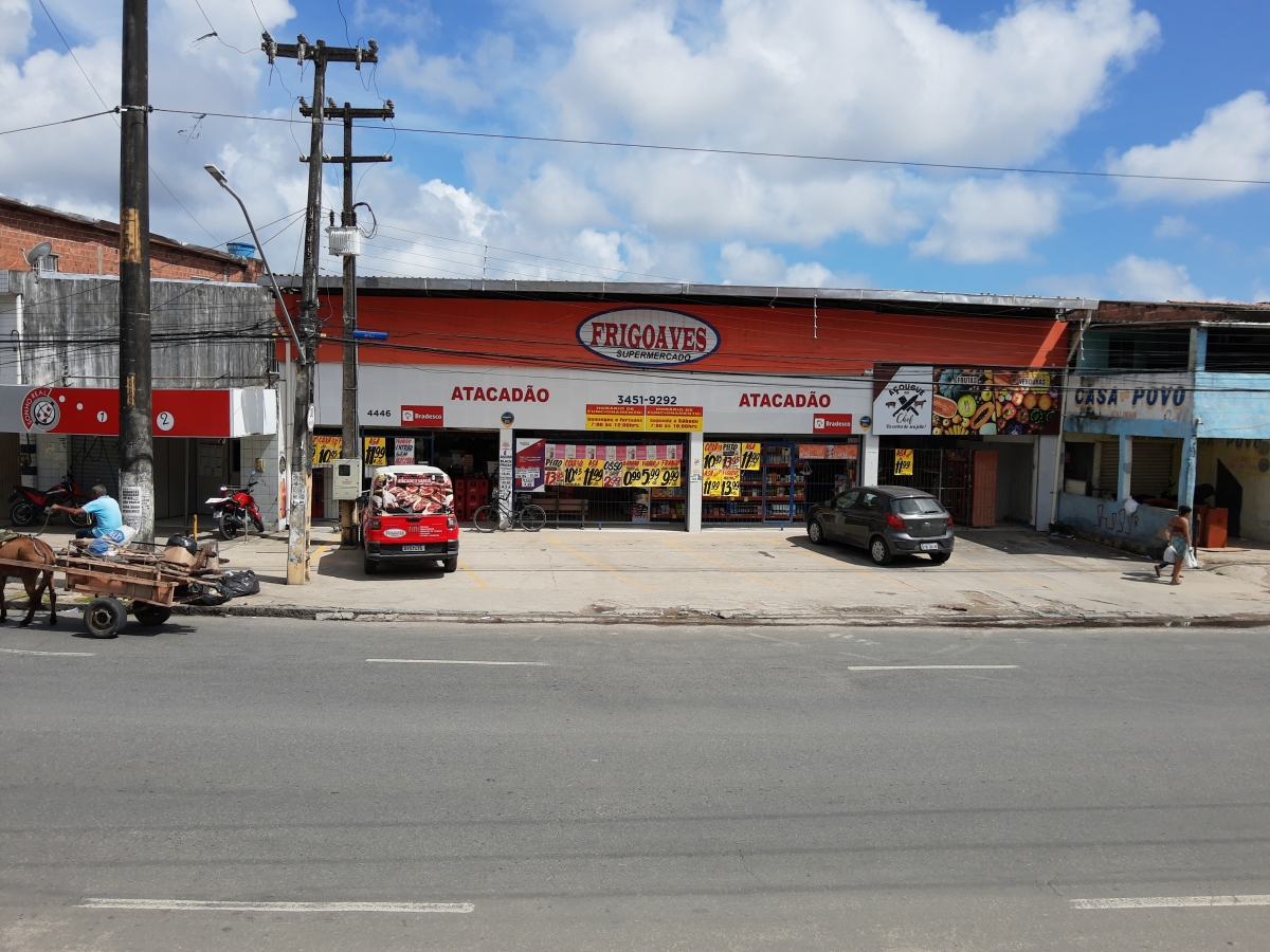 Atacarejo com predominância de carnes, varejo e atacado de carnes, embutidos, Hortifruti e mercearia.