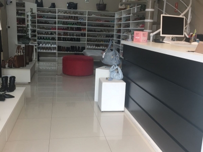 Vendo loja de calçados e acessórios feminino