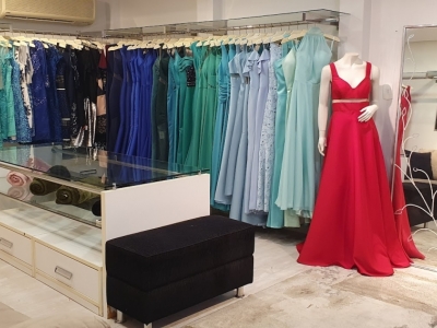 Passo o ponto de uma  loja de Vestidos de noivas, festas e debutantes com estoque  de mais de 500 vestidos,mais estrutura completa ...