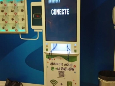 Franquia Inovadora simples e lucrativa de publicidade digital: exclusivo totem carregador de celular e fornecedor de Wi-fi.