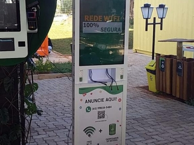 Franquia Inovadora simples e lucrativa de publicidade digital: exclusivo totem carregador de celular e fornecedor de Wi-fi.