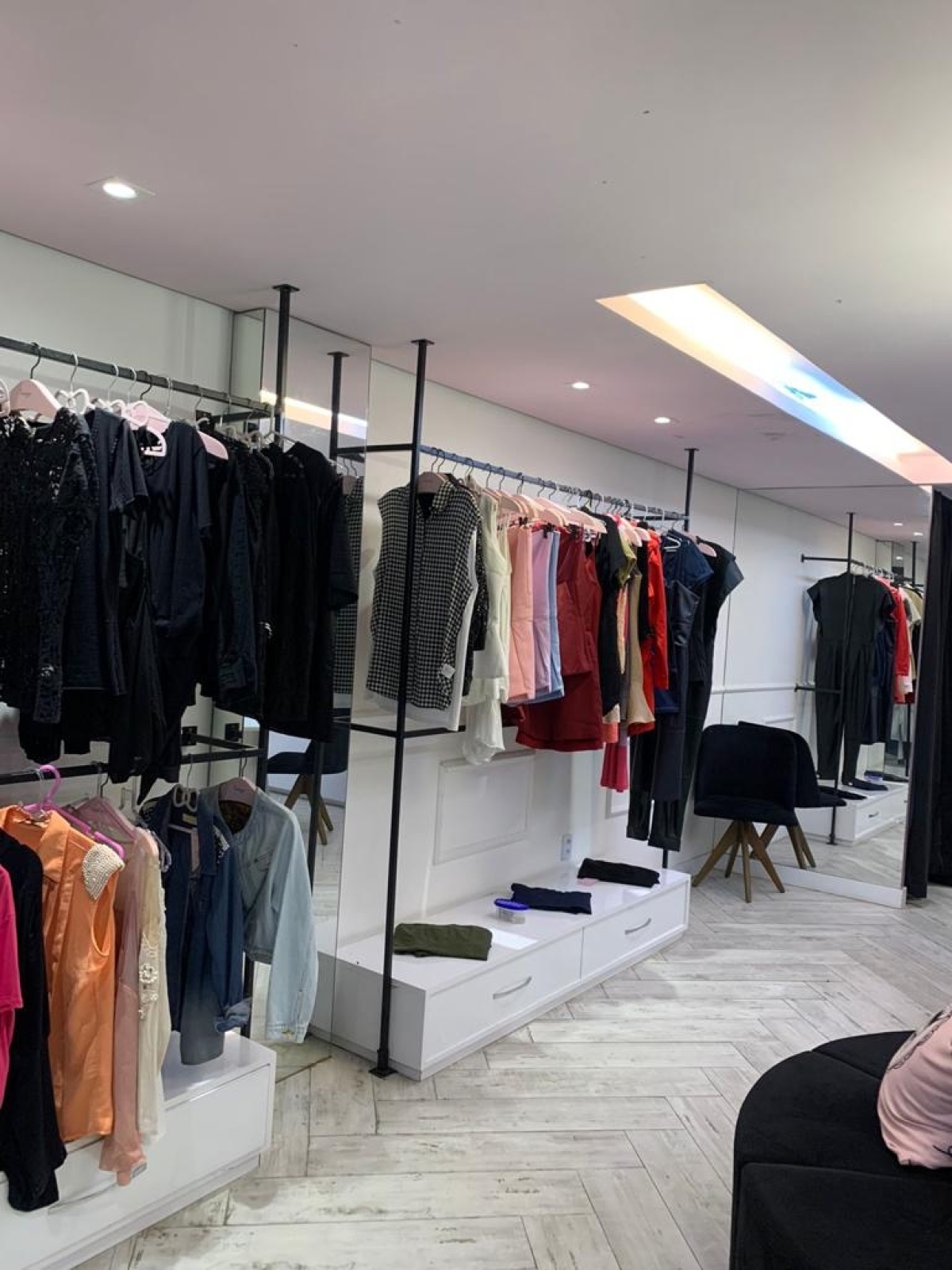 Espaço de Loja / Boutique de Moda Feminina Espaço Decorado