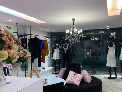 Espaço de Loja / Boutique de Moda Feminina Espaço Decorado