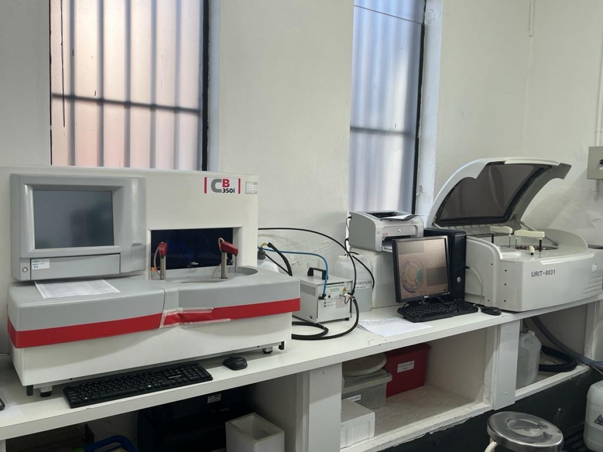Vendo laboratório de analises clinicas 