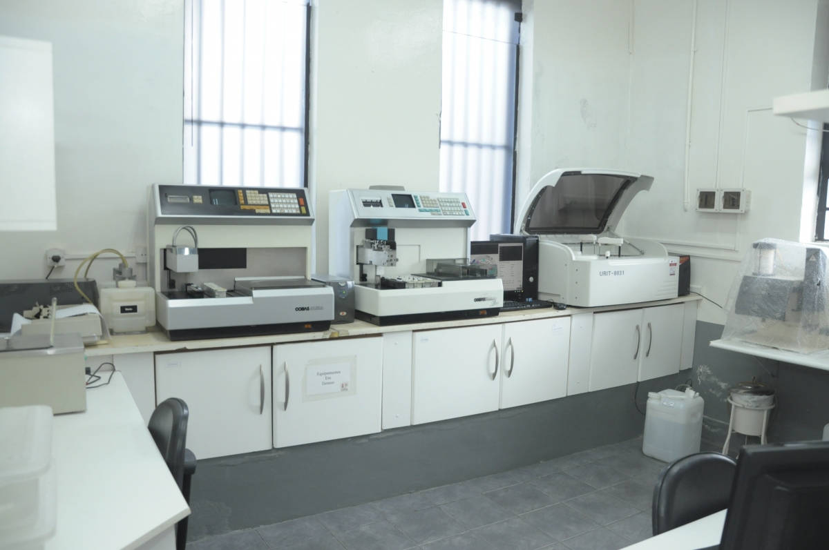 Vendo laboratório de analises clinicas 