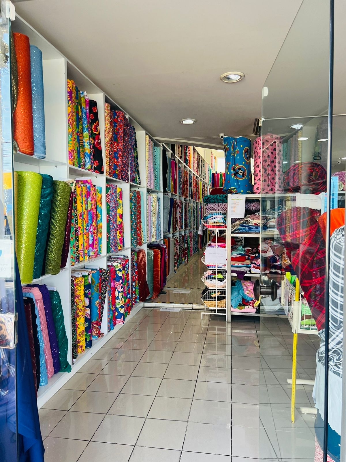 Vendo loja de tecido completa com faturamento bruto total de R$ 400.000,00 