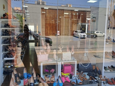 Loja de sapatos e bolsas e fabrica de bolsas