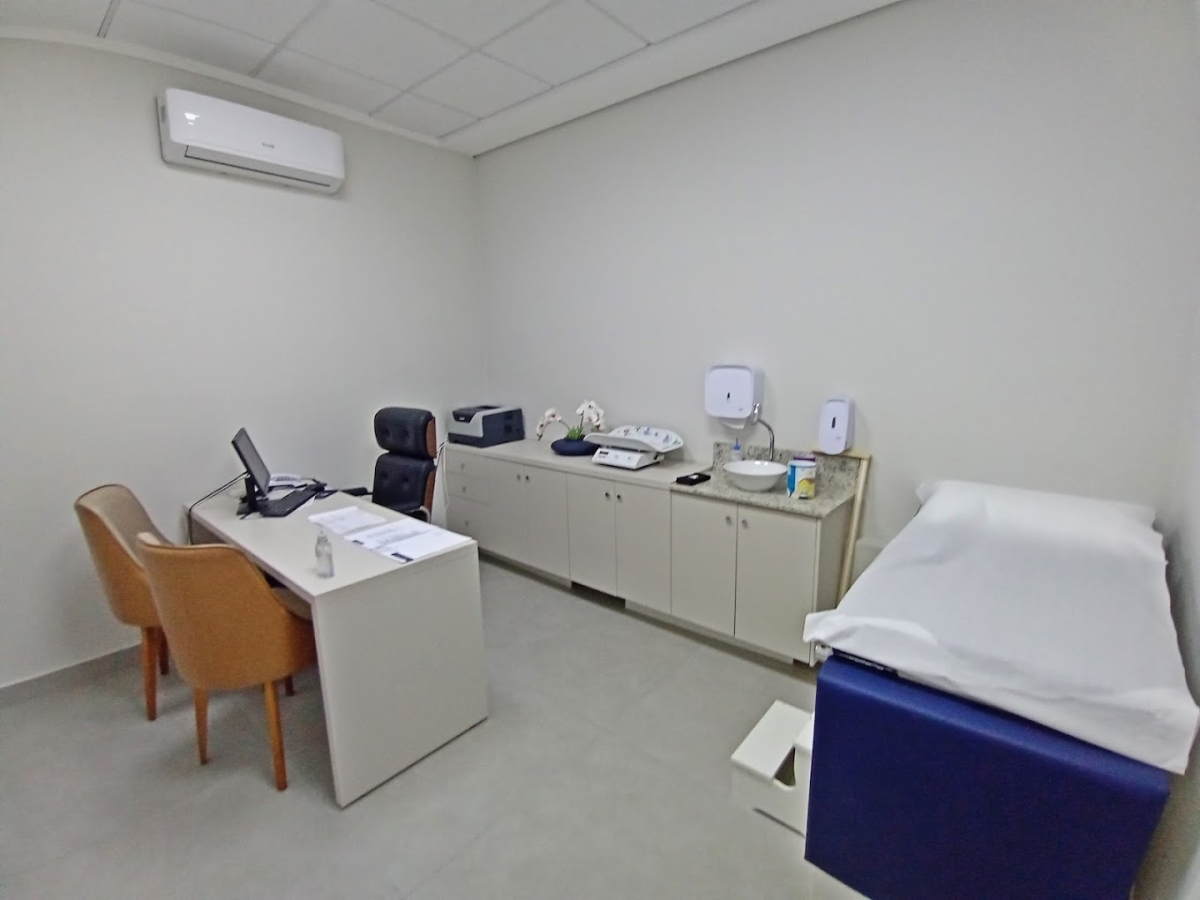 VENDO PONTO DE CLINICA MEDICA TOTALMENTE ESTRUTURADA, COM ESTACIONAMENTO AMPLO, ELEVADOR, ACESSIBILIDADE , 7 CONSULTORIOS E POSSIBILIDADE DE LABORATORIO DE ANALISES CLINICAS