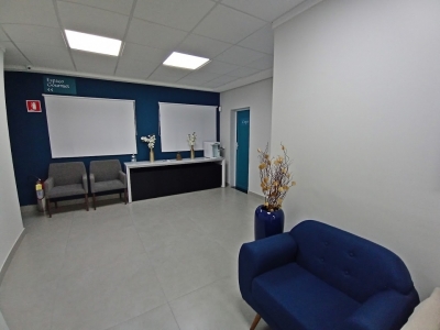 VENDO PONTO DE CLINICA MEDICA TOTALMENTE ESTRUTURADA, COM ESTACIONAMENTO AMPLO, ELEVADOR, ACESSIBILIDADE , 7 CONSULTORIOS E POSSIBILIDADE DE LABORATORIO DE ANALISES CLINICAS