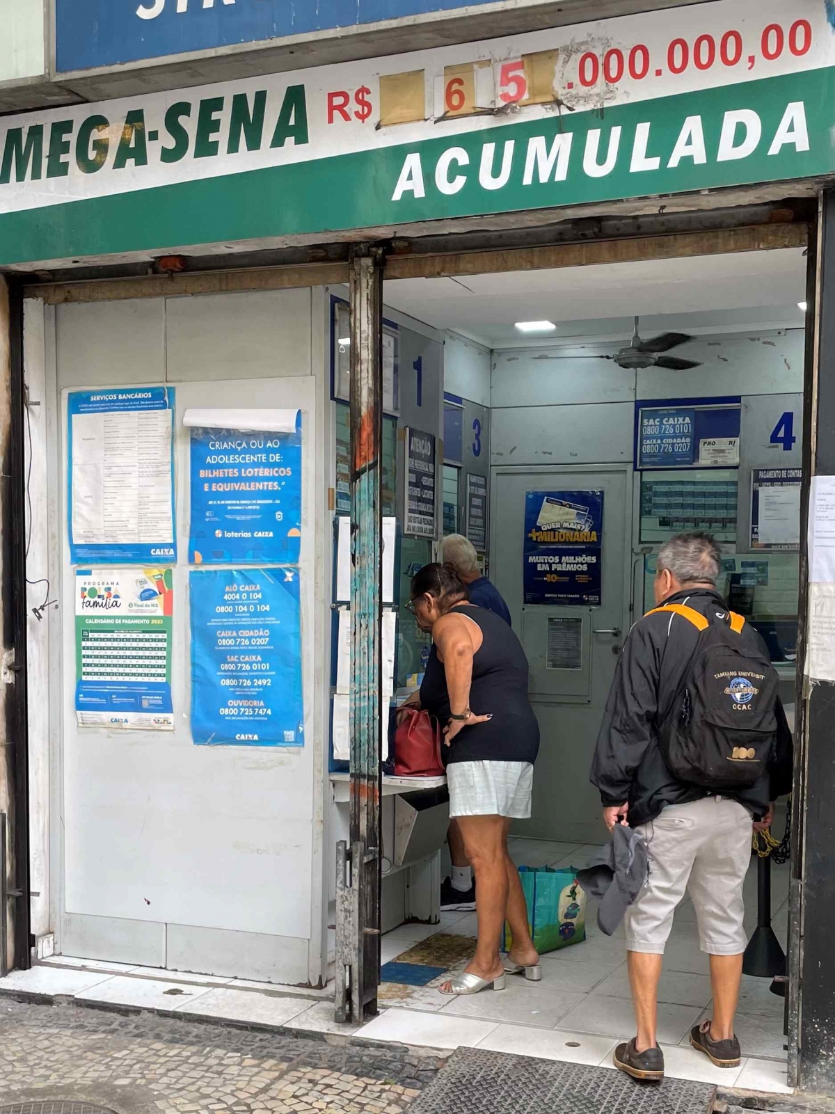 Vendo Lotéria em Copacabana (Rio de Janeiro)
