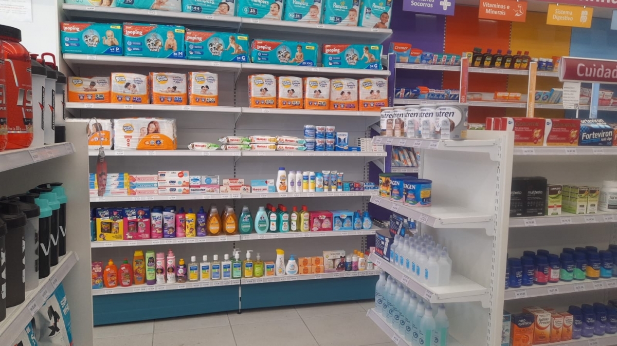 Farmacia, em bairro populoso