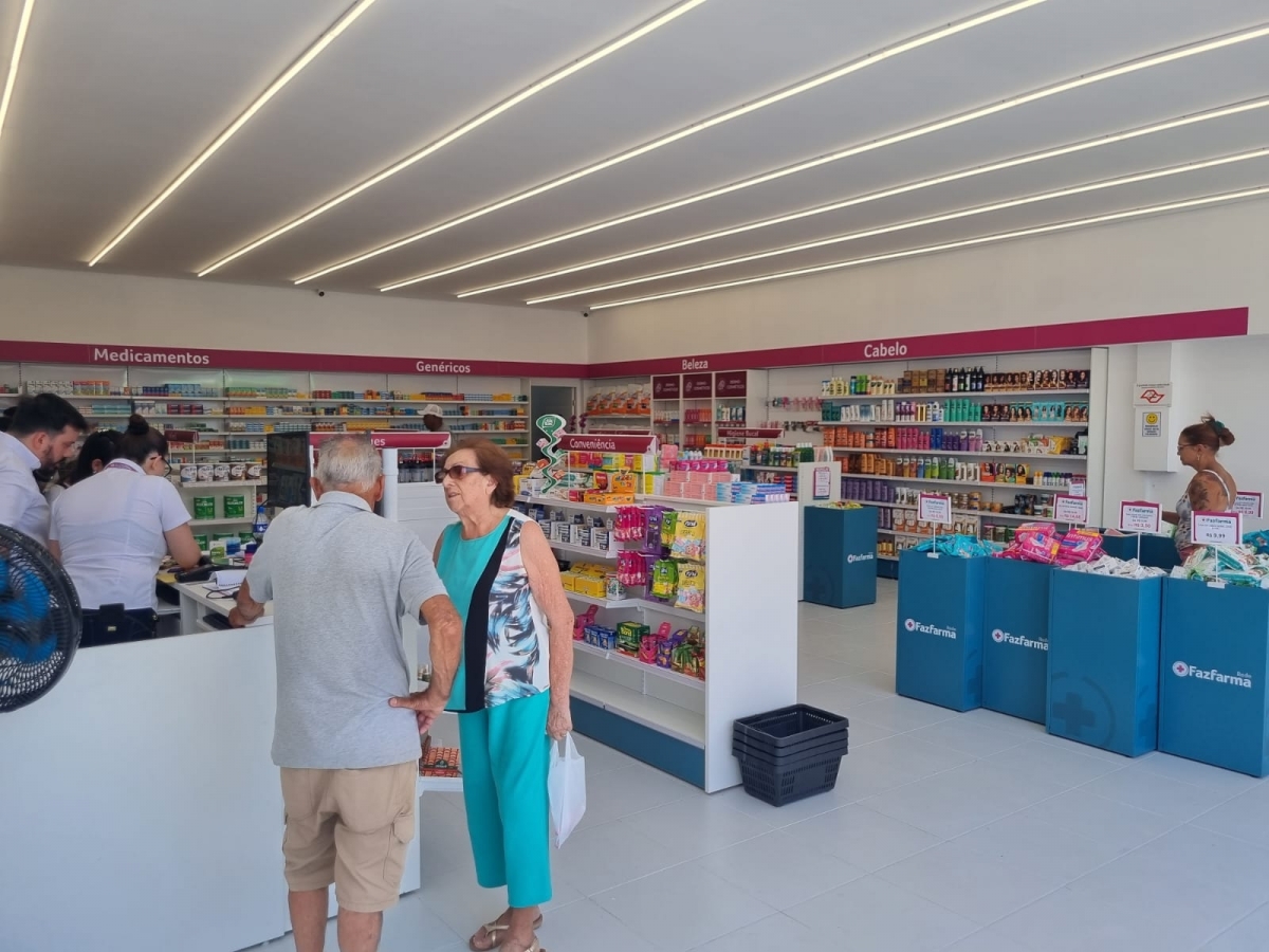 Farmacia, em bairro populoso