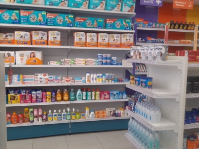 Farmacia, em bairro populoso