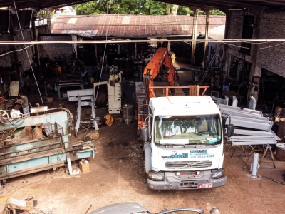 TORNEARIA A VENDA + CAMINHÕES MUNCK