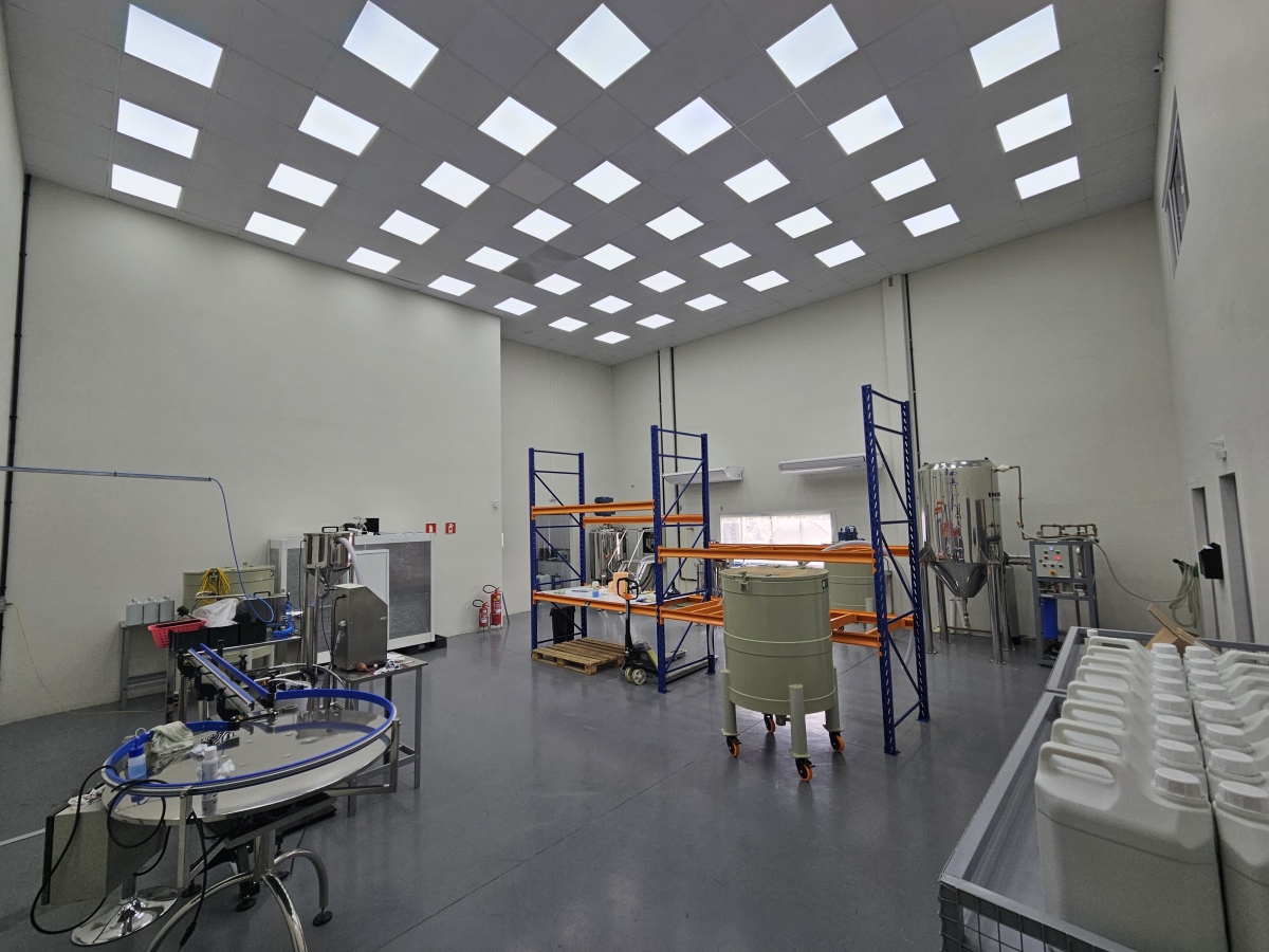 Fabrica de Cosméticos à venda com 2.100 M2