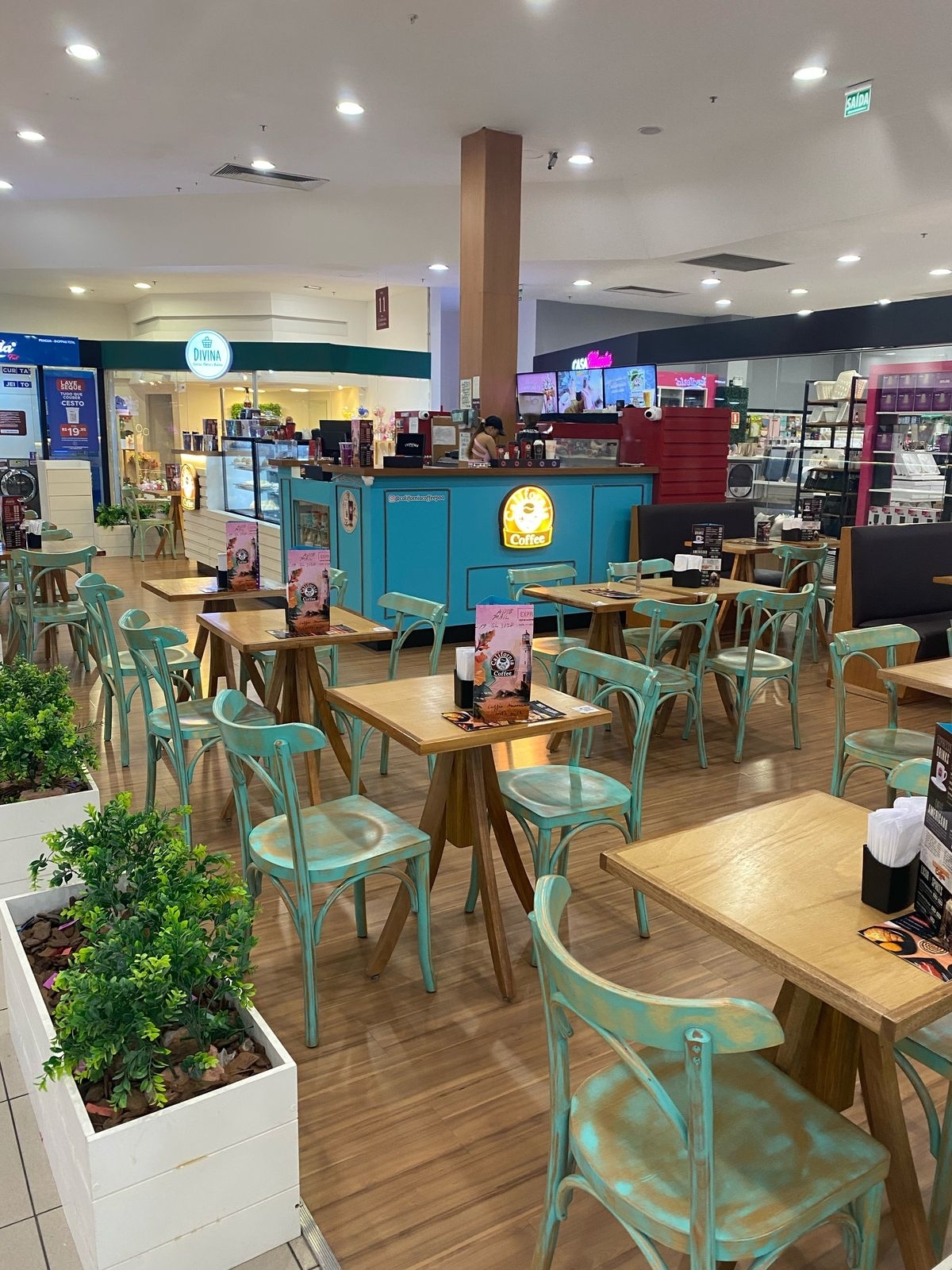 Cafeteria no Shopping Total