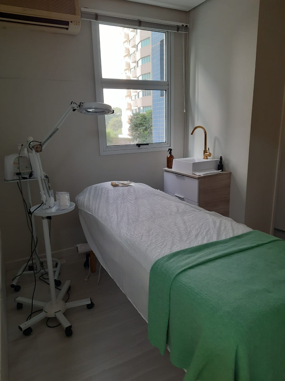 Passo Ponto lindo espaço finamente decorado para médicos, estética, fisioterapia, odonto, dermato