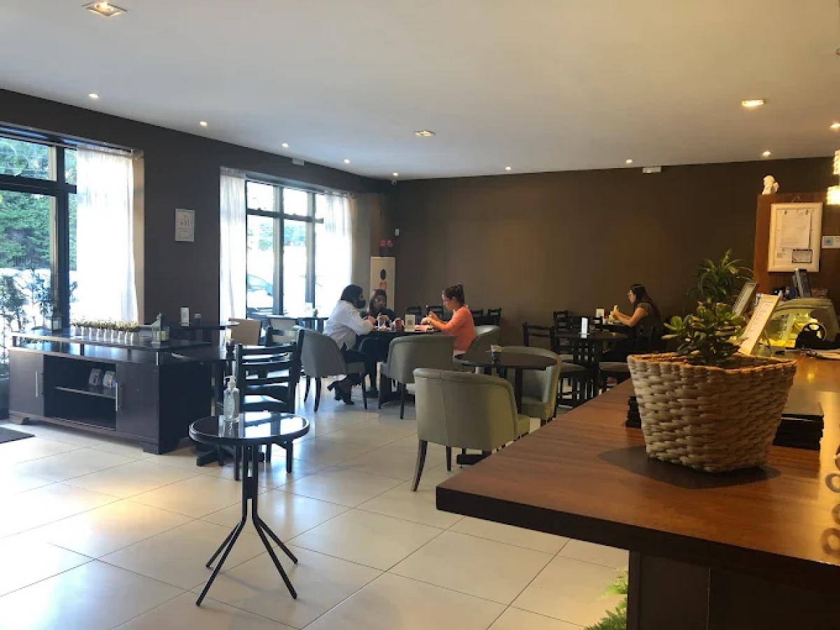 Cafeteria à Venda - Ótimo Ponto em Taubaté/SP - 5 Anos de Operação