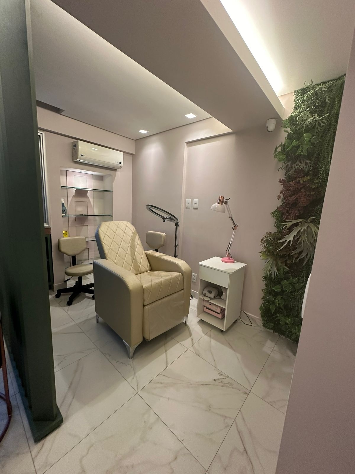 Esmalteria de Luxo no Lago Norte