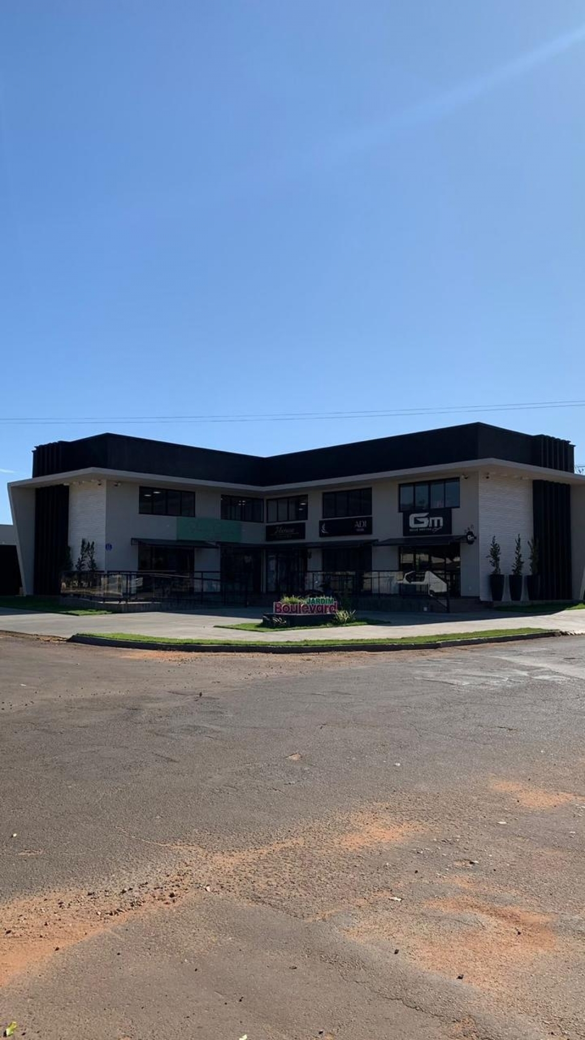 Vendo condomínio comercial de alto padrão na rota bioceânica