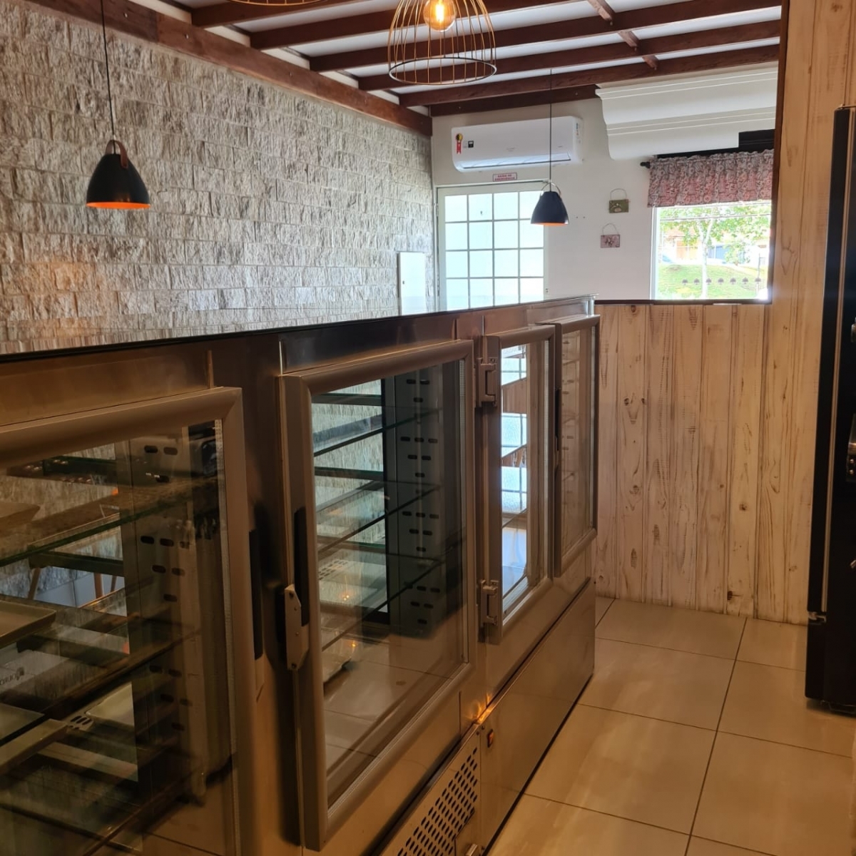 Vendo Confeitaria Completa em bairro nobre de Curitiba