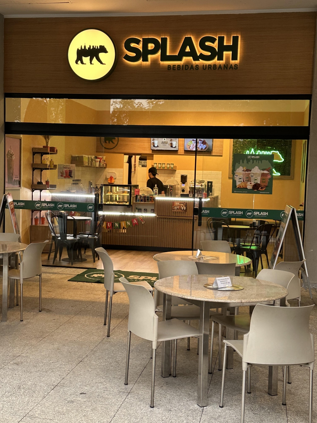 Cafeteria Moderna e Aconchegante à Venda – Excelente Potencial!