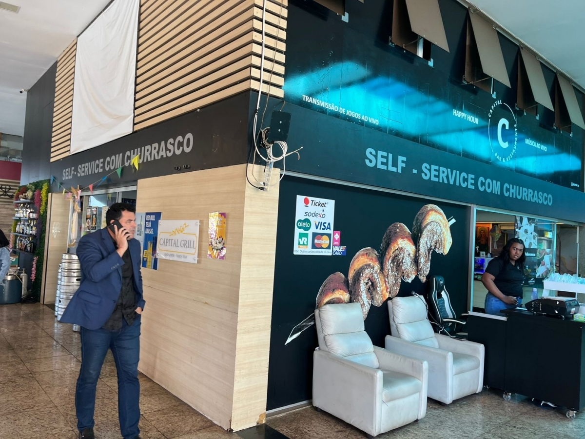 VENDE-SE OU TROCA LOJA COMERCIAL NO CORAÇÃO DE BRASÍLIA PRÓX AO CONGRESSO NACIONAL