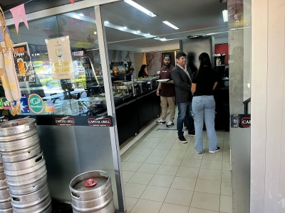 VENDE-SE OU TROCA LOJA COMERCIAL NO CORAÇÃO DE BRASÍLIA PRÓX AO CONGRESSO NACIONAL
