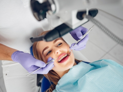 Clínica com 3 consultórios e laboratório odontológico