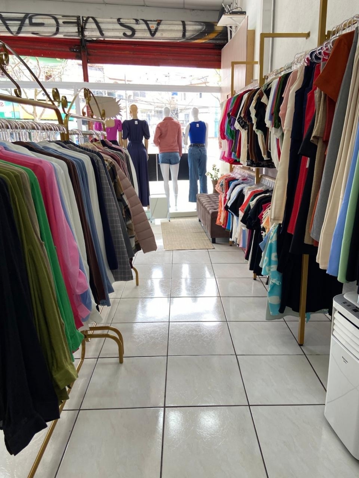 Loja de roupas feminina, Boutique  Com Estoque