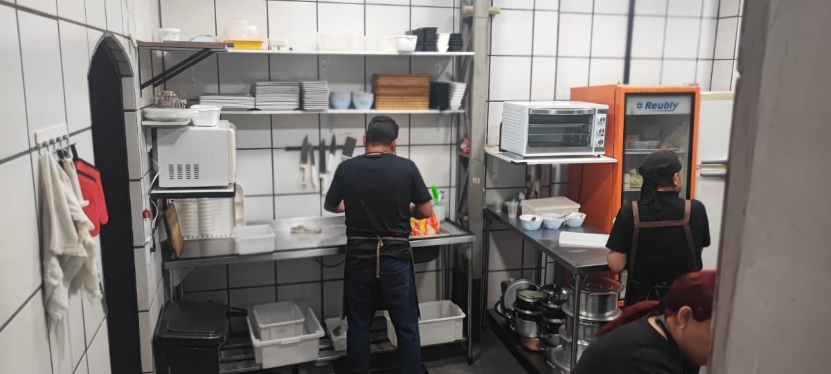 VENDO LANCHERIA ÁRABE DE SUCESSO.