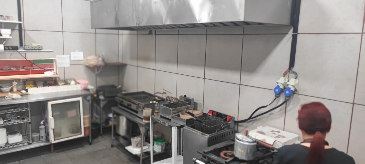 VENDO LANCHERIA ÁRABE DE SUCESSO.