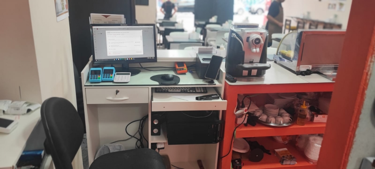 VENDO LANCHERIA ÁRABE DE SUCESSO.