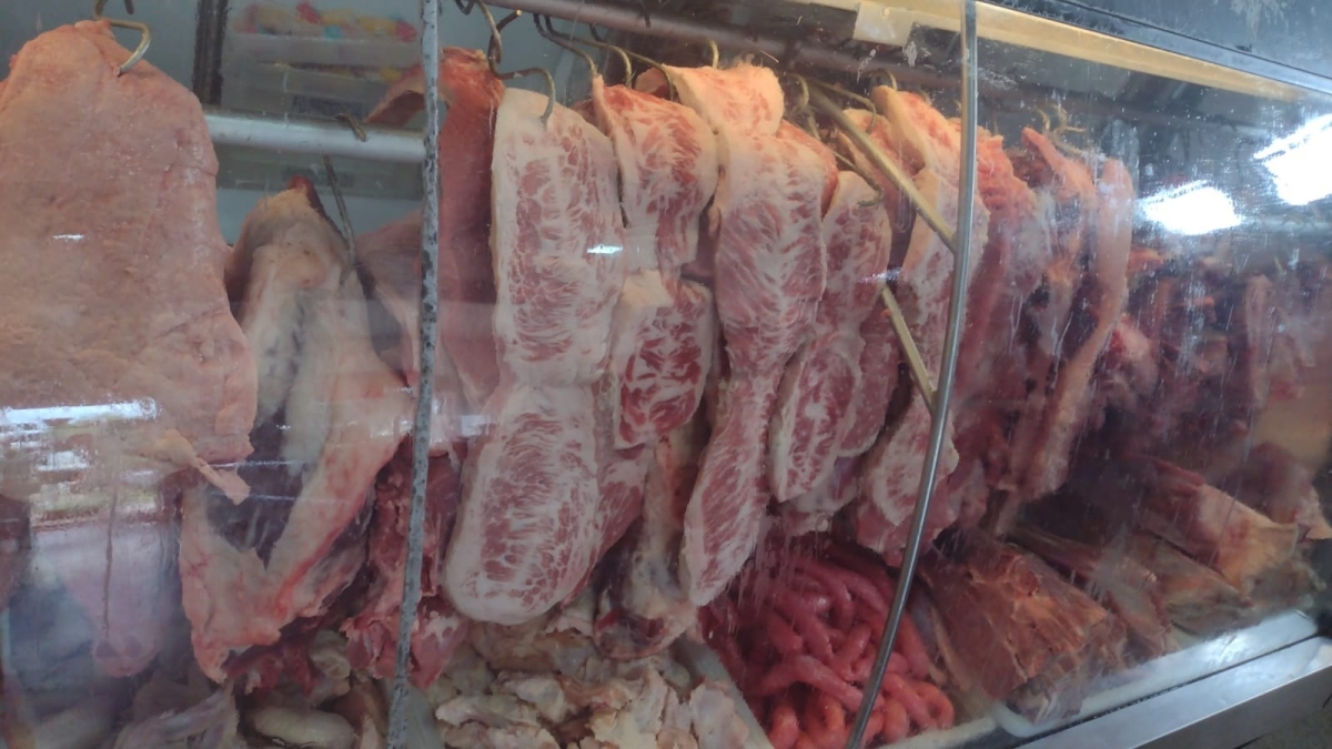 Venda de açougue e mercearia 