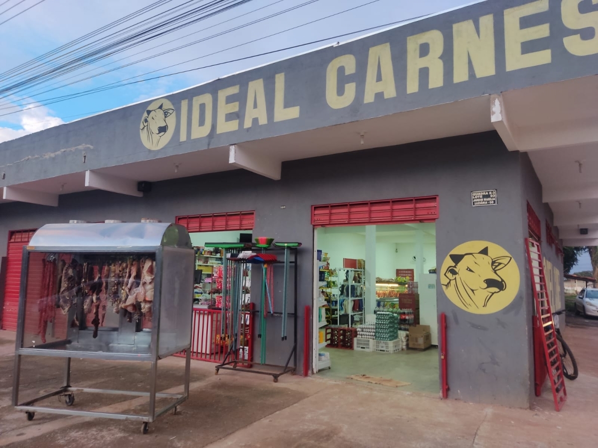 Venda de açougue e mercearia 