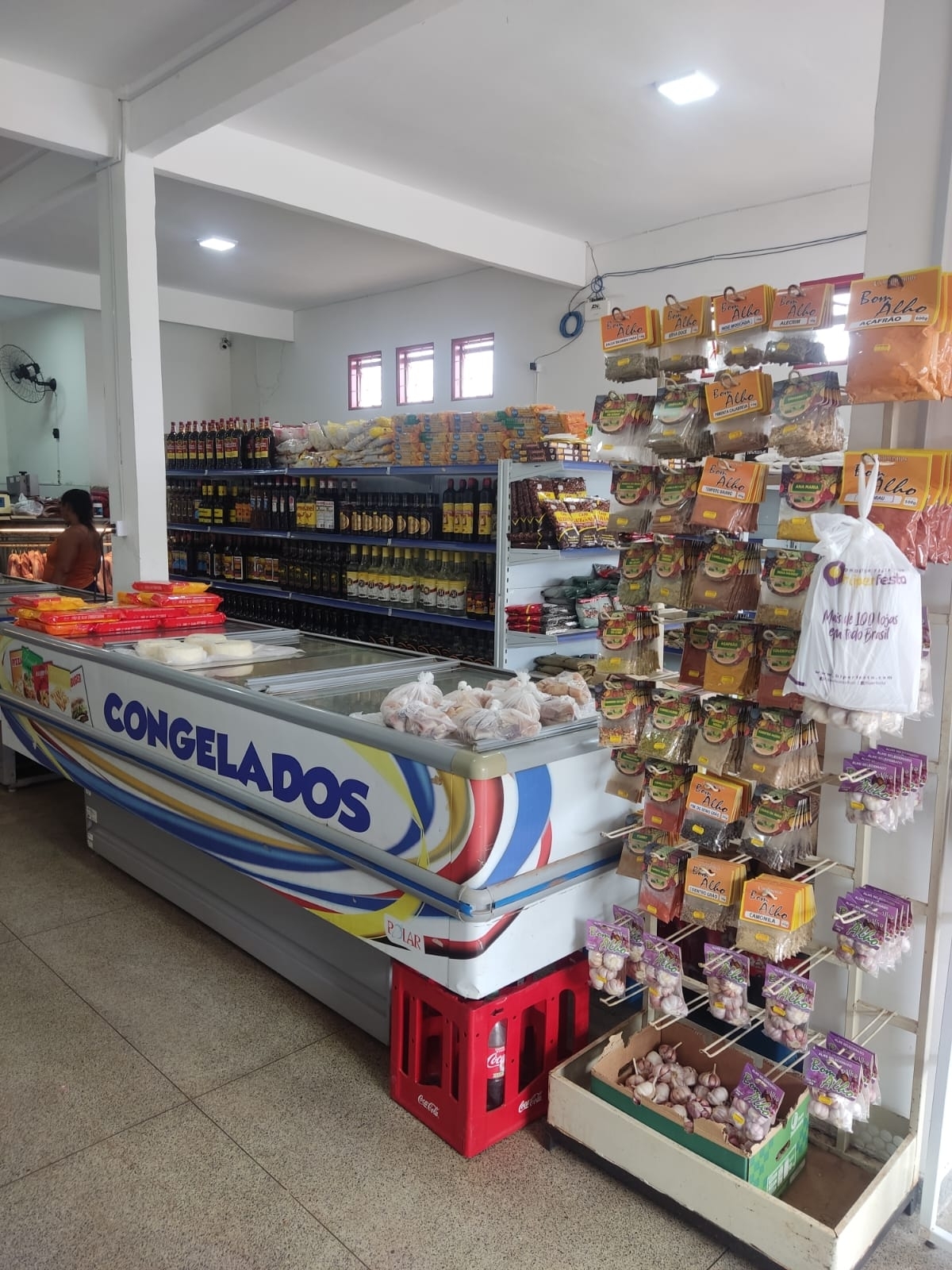 Venda de açougue e mercearia 