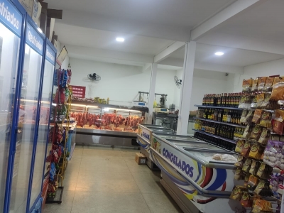 Venda de açougue e mercearia 