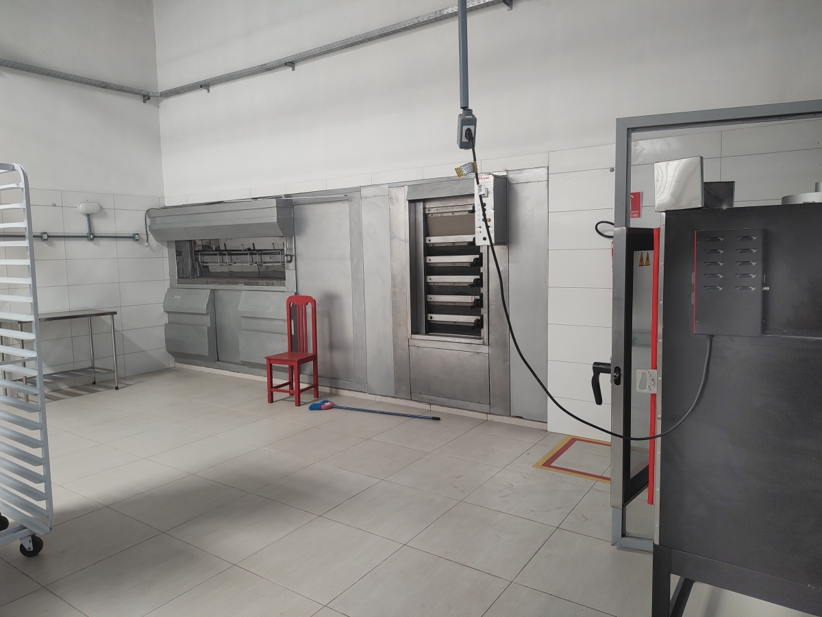 Padaria Completa: Maquinário Moderno e Ponto Montado + 2 Meses de Carência no Aluguel