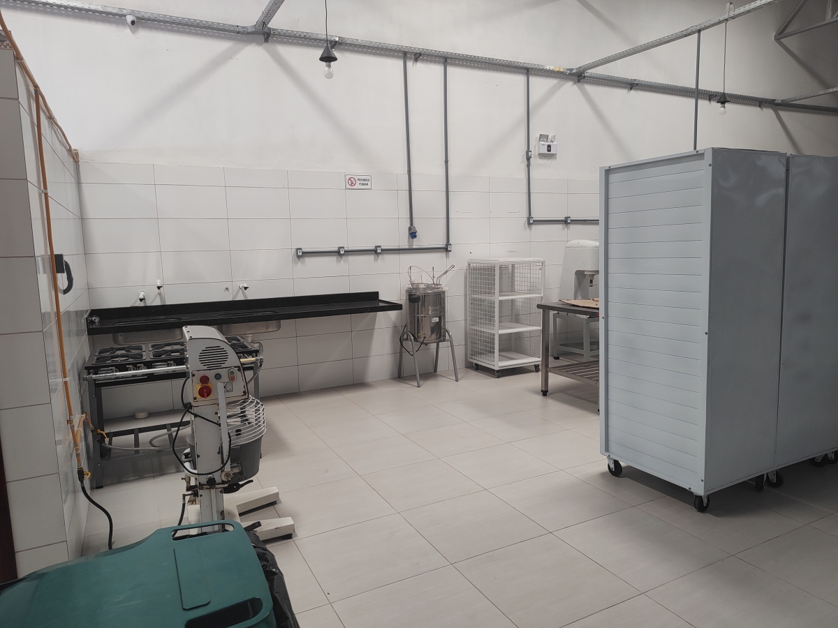 Padaria Completa: Maquinário Moderno e Ponto Montado + 2 Meses de Carência no Aluguel