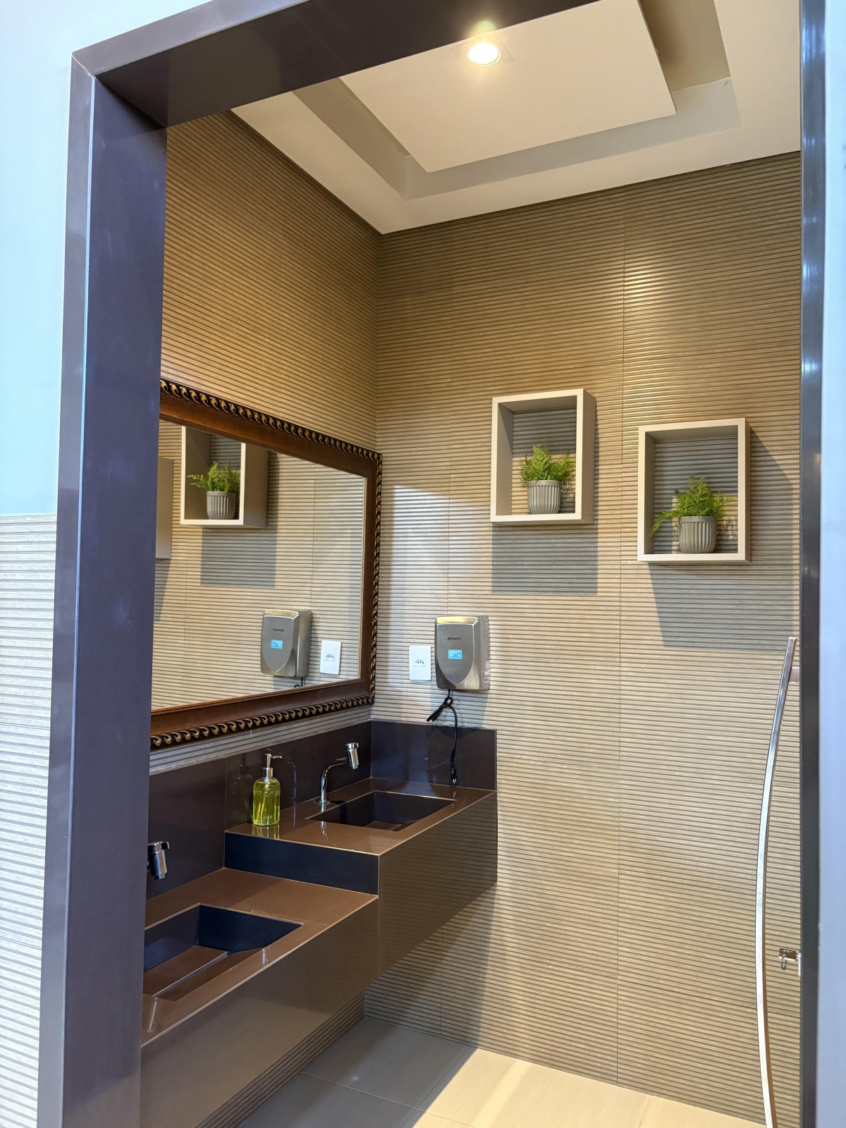 Padaria Completa: Maquinário Moderno e Ponto Montado + 2 Meses de Carência no Aluguel