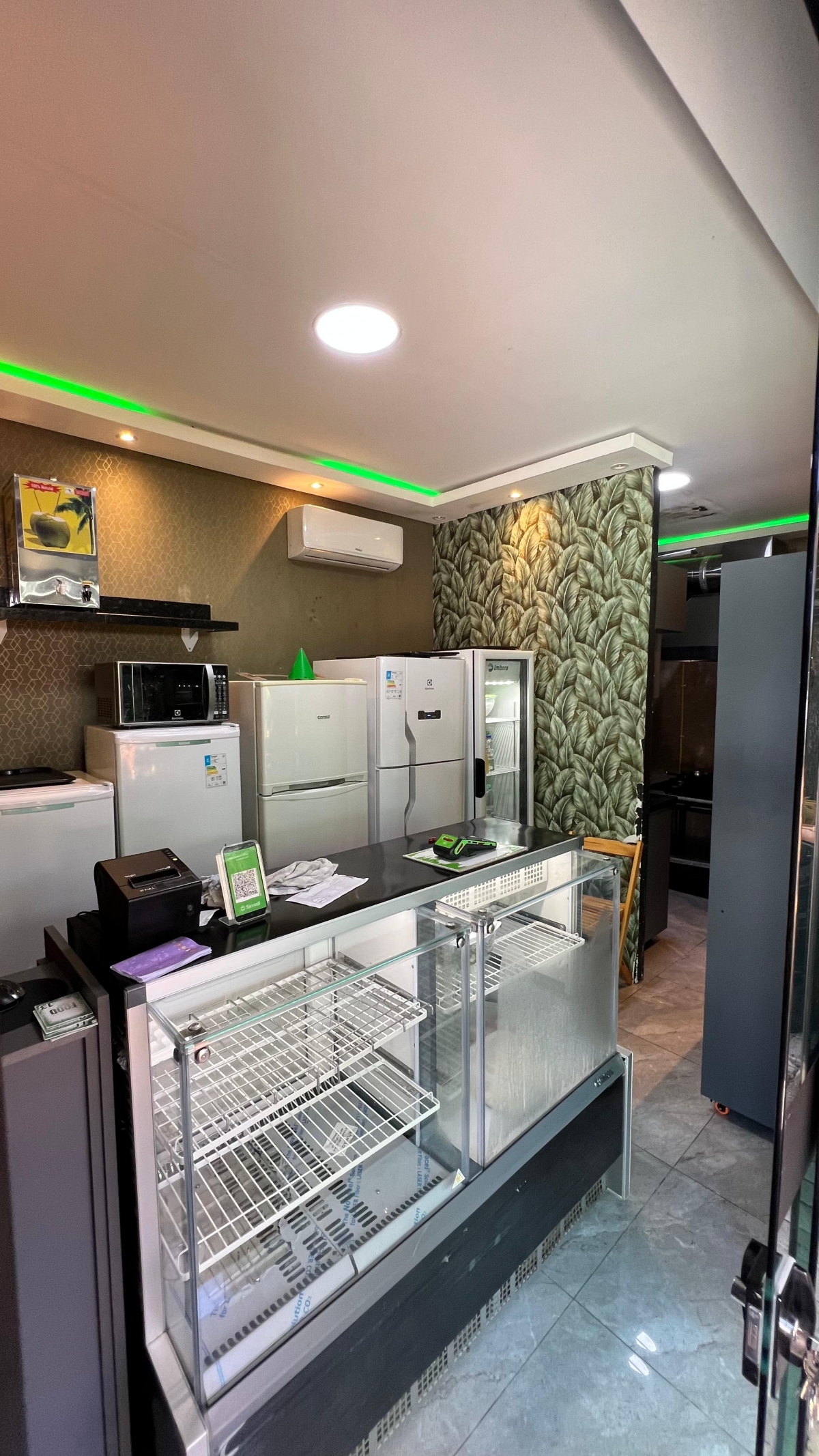 Oportunidade Única: Complexo Gastronômico com Custo de Ocupação ZERO e Ativo Móvel (R$ 1,1Mi em Ativos) em Curitiba 