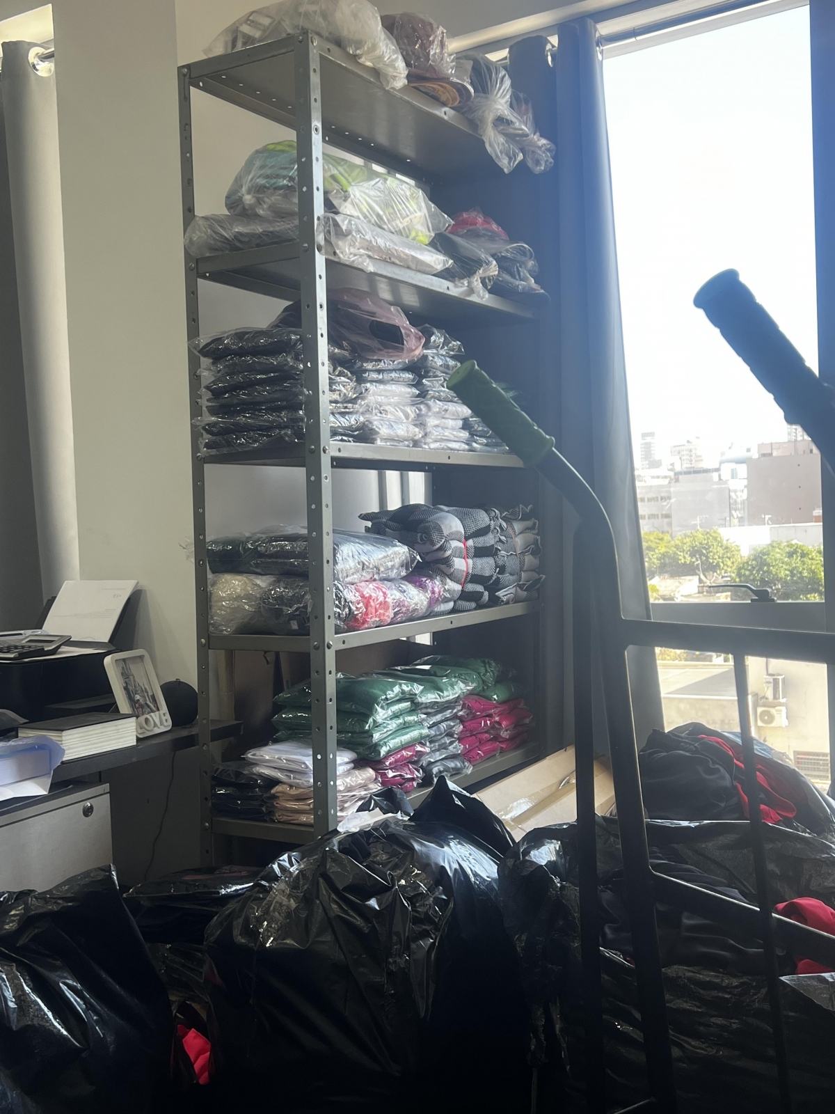 Vendo Ecommerce de moda com fabricação própria (Loja oficial Mercado Livre)