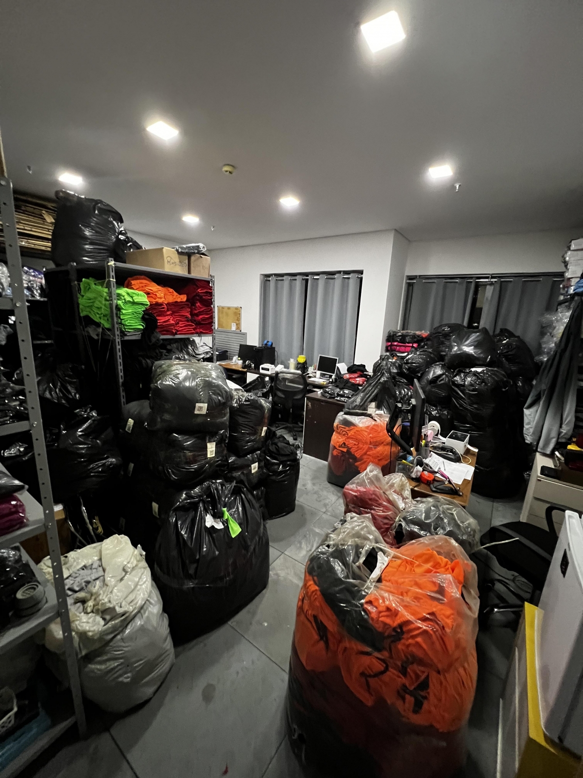 Vendo Ecommerce de moda com fabricação própria (Loja oficial Mercado Livre)